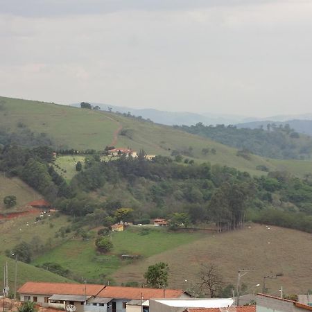 Pousada B & B Águas de Lindóia Exterior foto